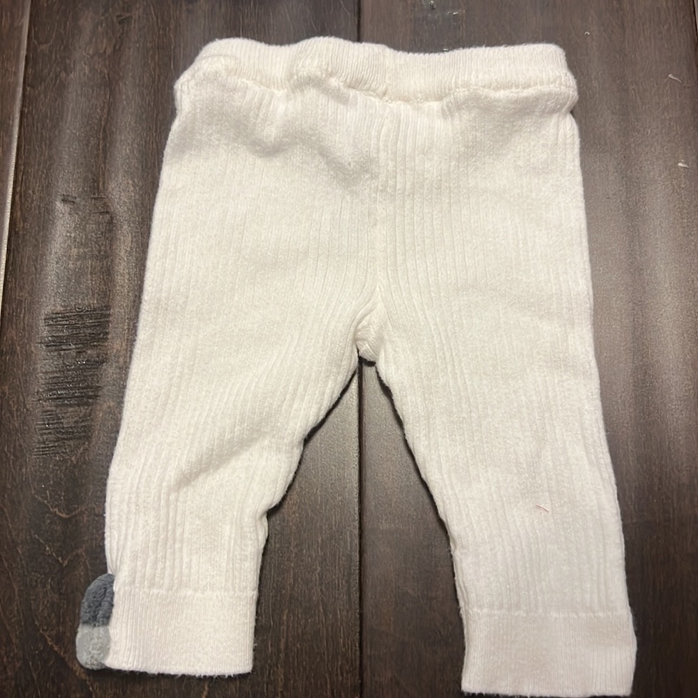 Adorable Carters Baby Girl Gray Polka dot top with sweater leggings outfit! - Picture 9 of 9